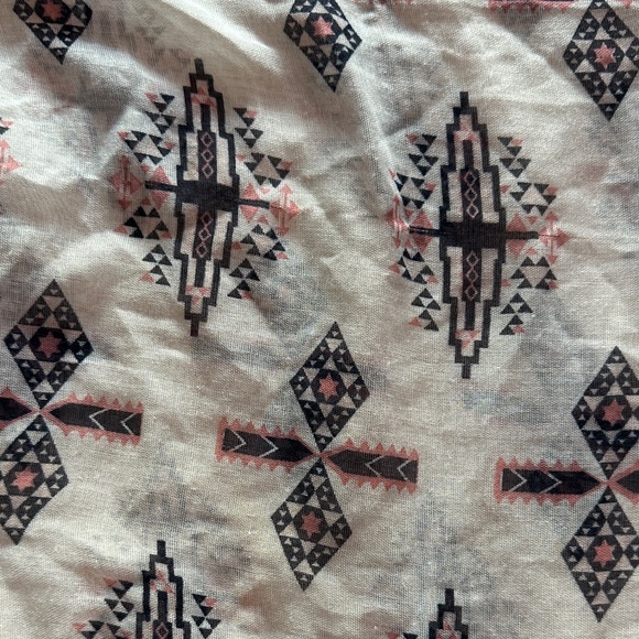 Patterned Cream Scarf - Picture 5 of 5